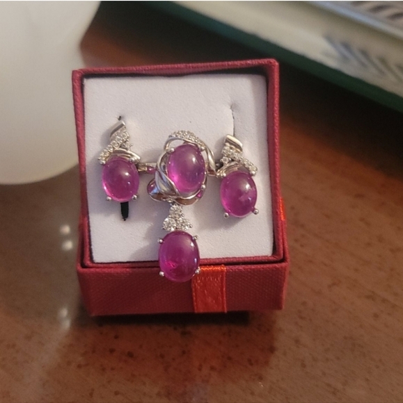 (NWT) World Class Genuine Mozambique Ruby Set - Picture 9 of 11